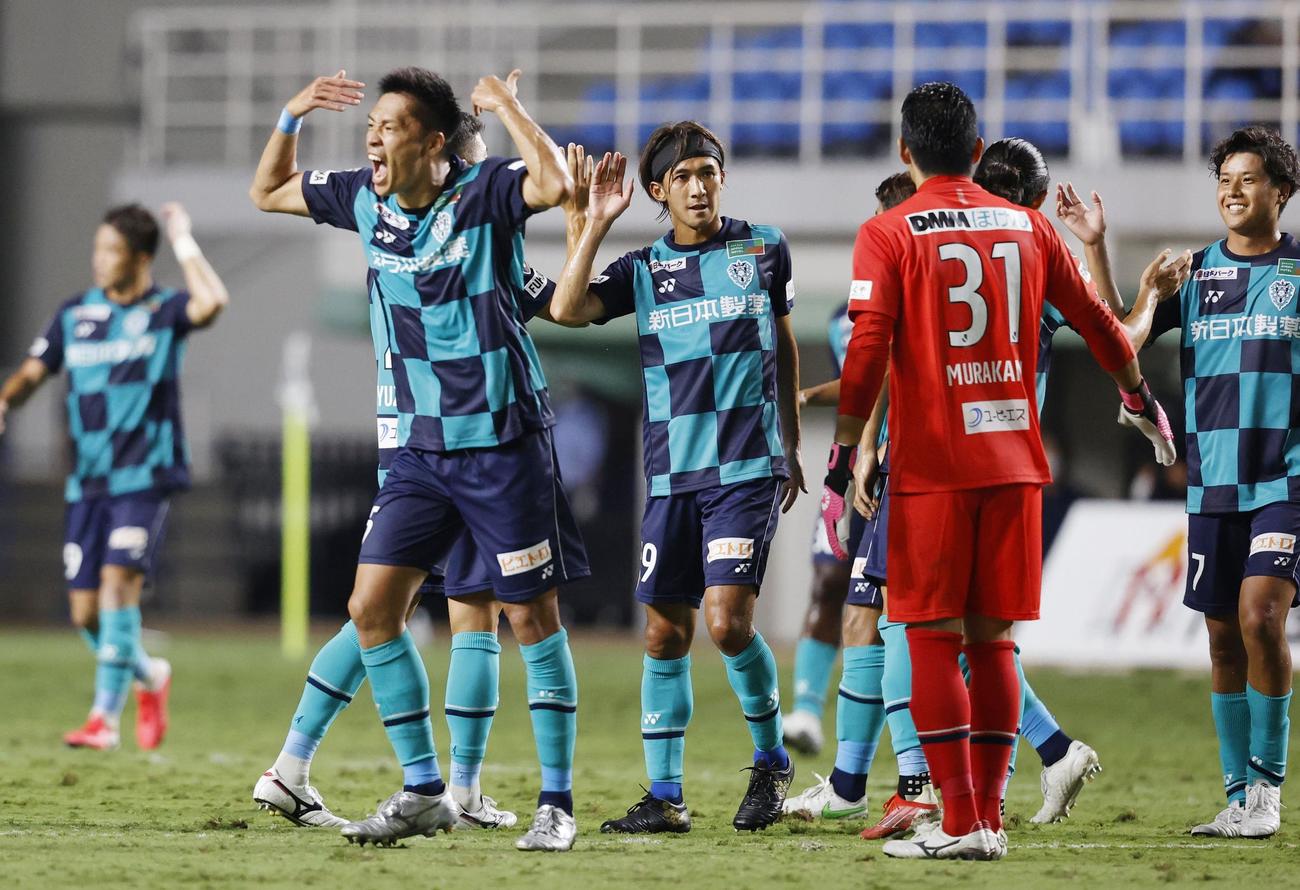鳥栖に快勝した福岡イレブン（共同）