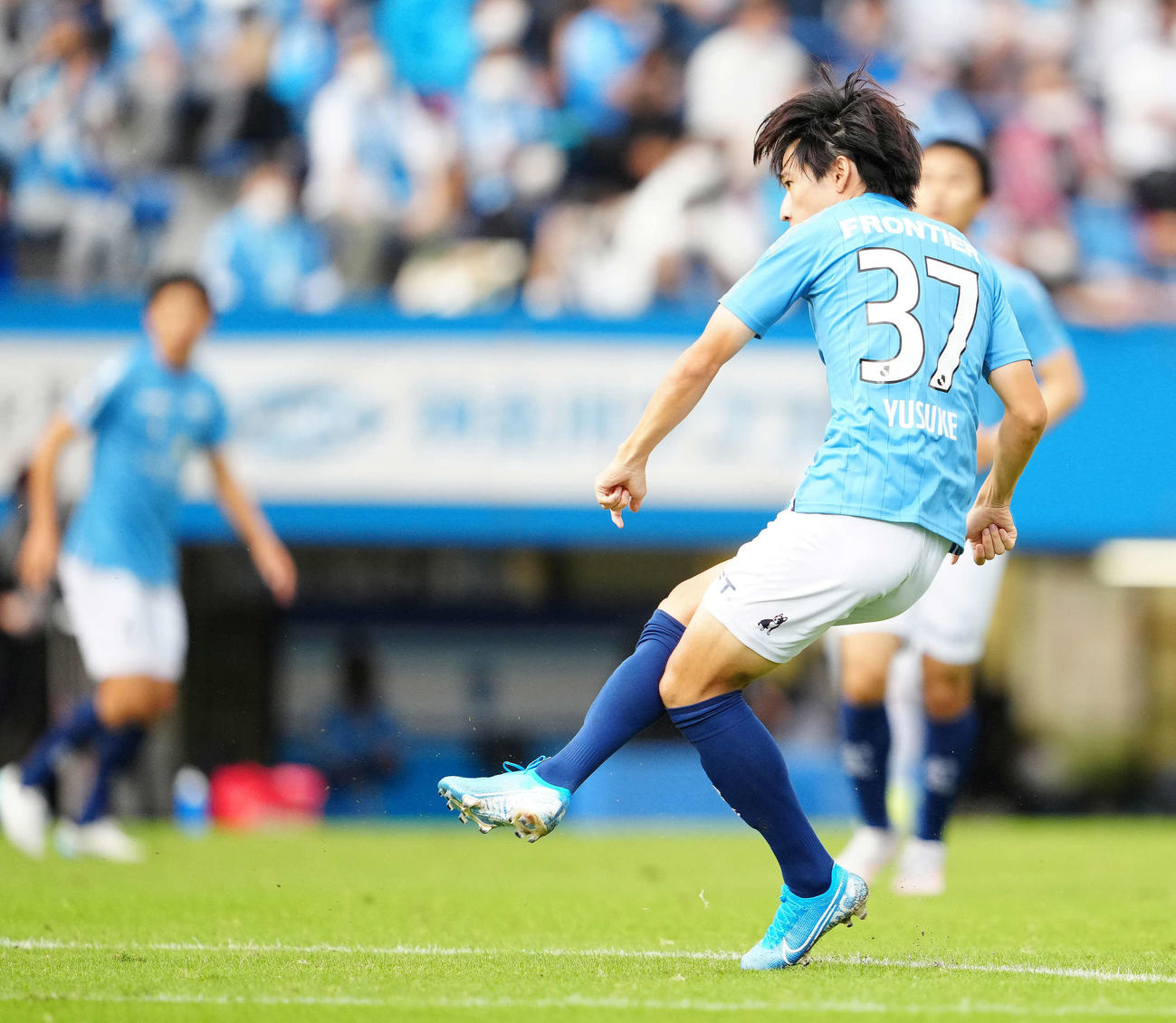 横浜FC対徳島　前半、先制ゴールを決める横浜FC松尾（撮影・江口和貴）