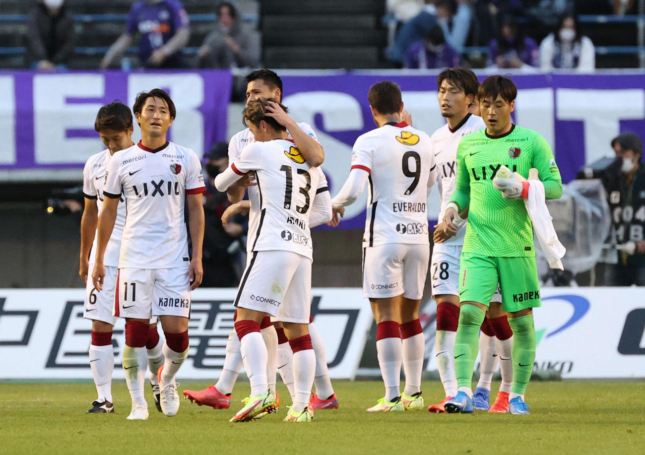 広島に快勝した鹿島イレブン（撮影・加藤孝規）