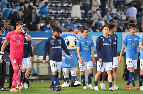 神戸に勝たなければ、湘南、清水、徳島の結果次第でJ2降格が決まる横浜FC（21年6月2日撮影）