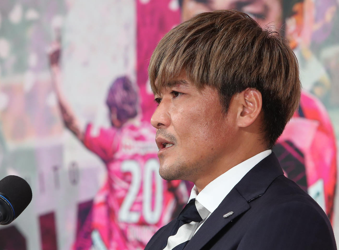引退会見で思いを語るC大阪・大久保嘉人（撮影・白石智彦）