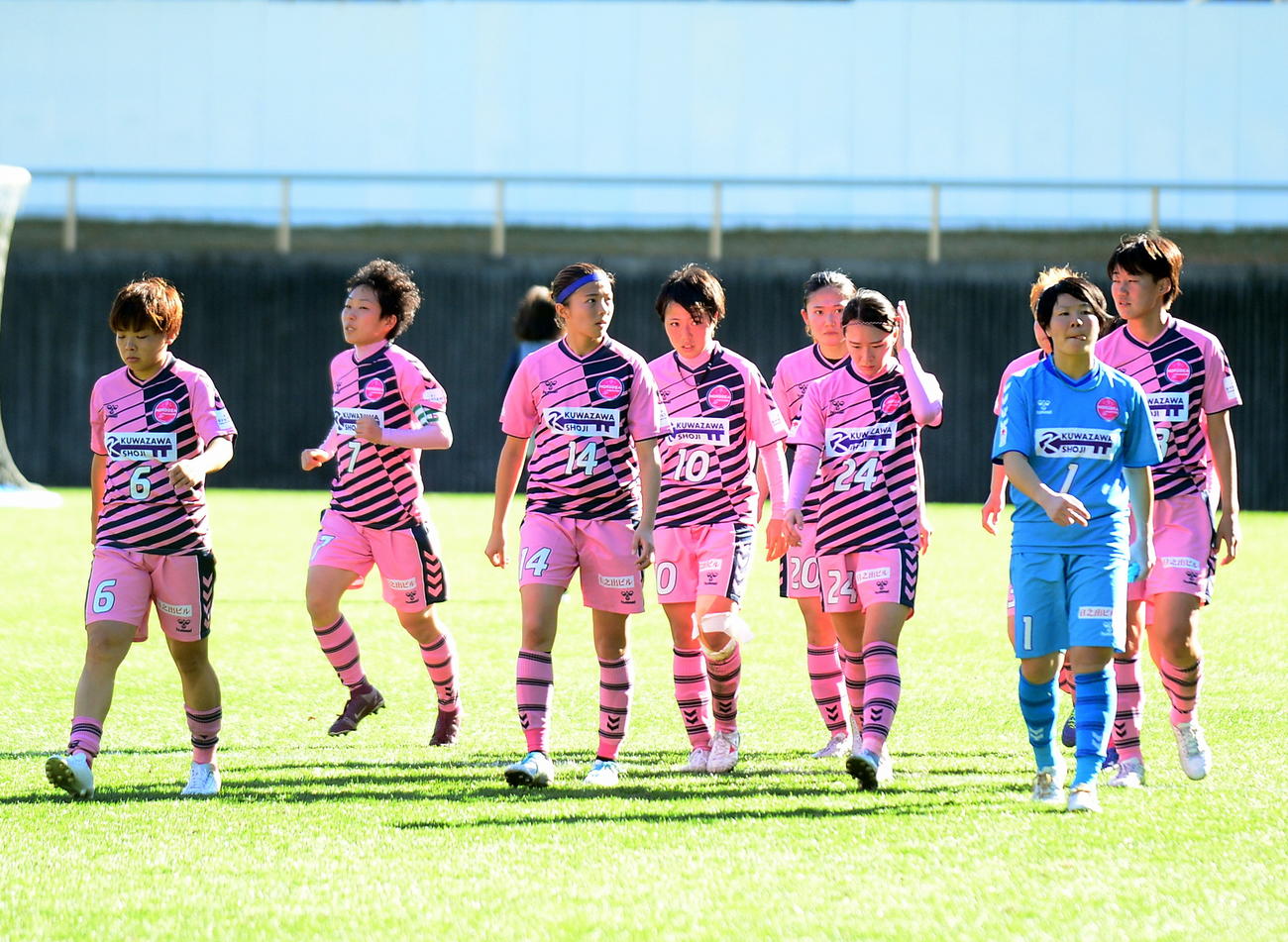 初戦敗退に肩を落とすノルディーア北海道イレブン