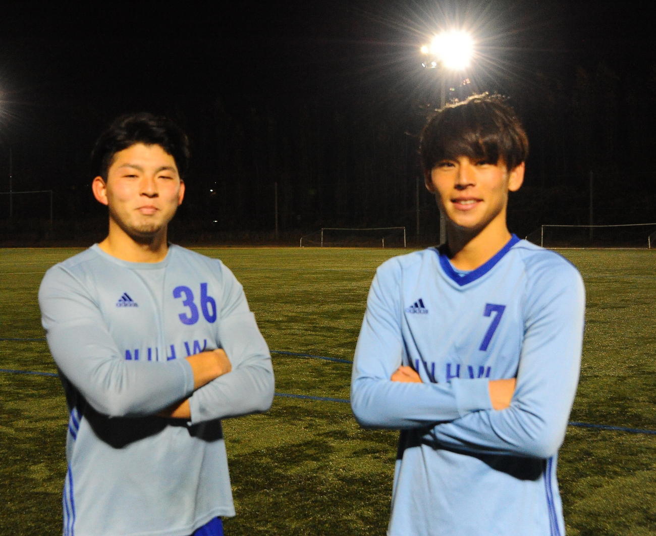 ダブルエースの小森（右）と田中