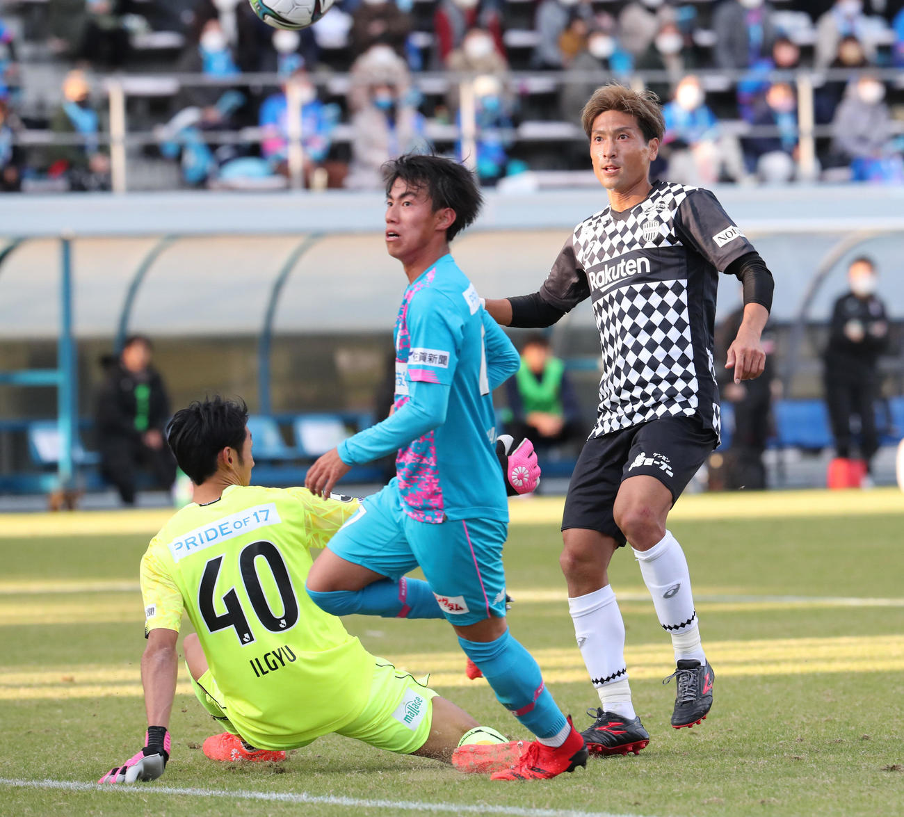 鳥栖対神戸　後半、ゴールを決める神戸田中順也（撮影・梅根麻紀）