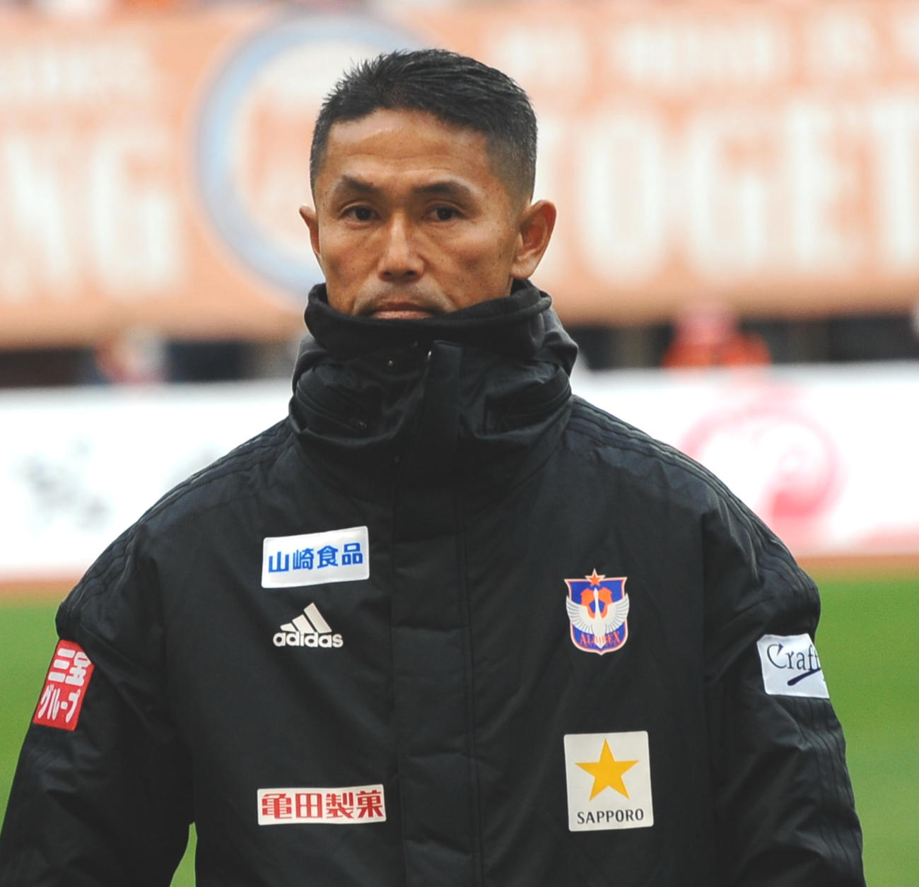 今季最終戦セレモニーに参加した松橋コーチ