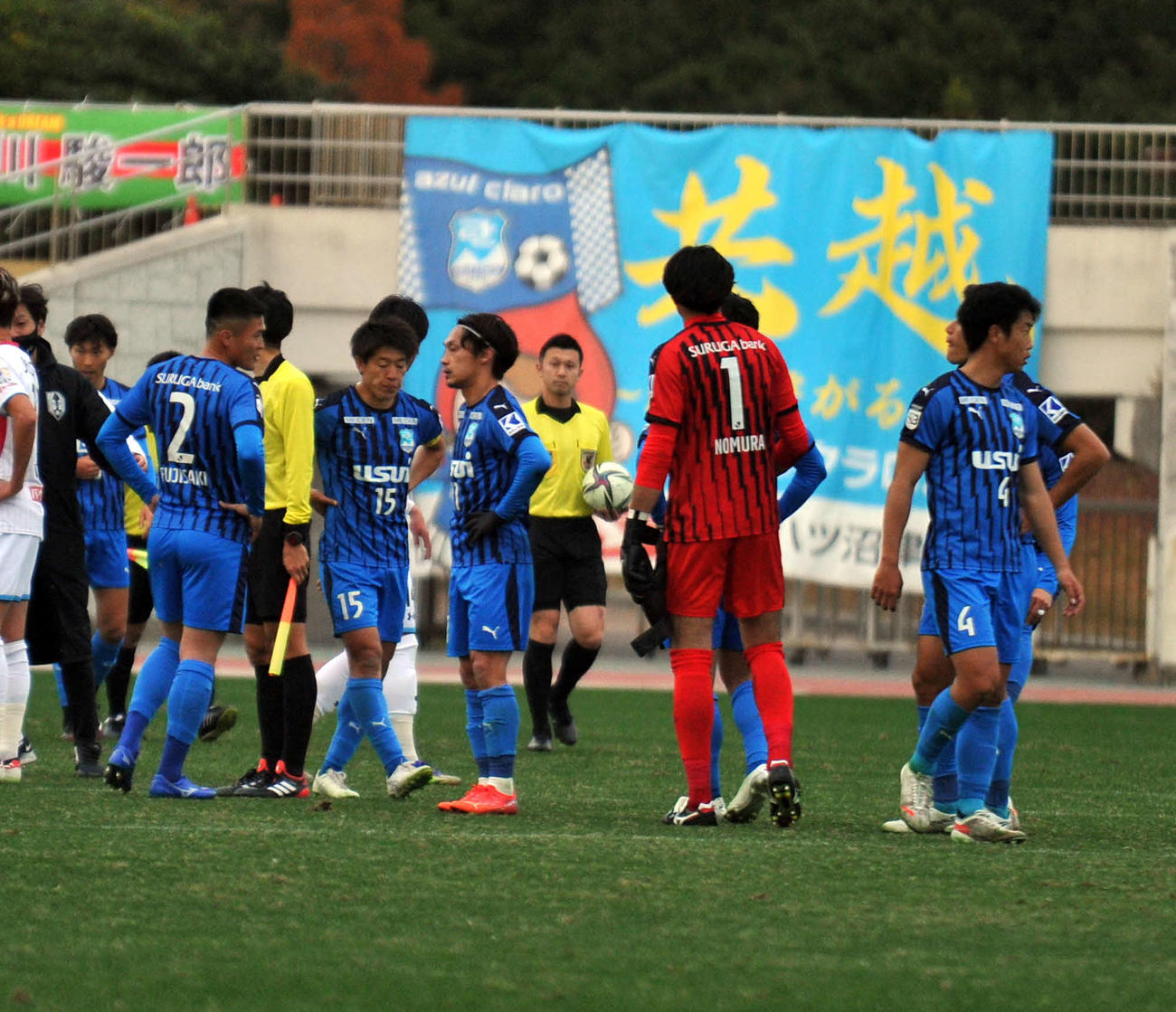 最終節で引き分けた沼津の選手たち