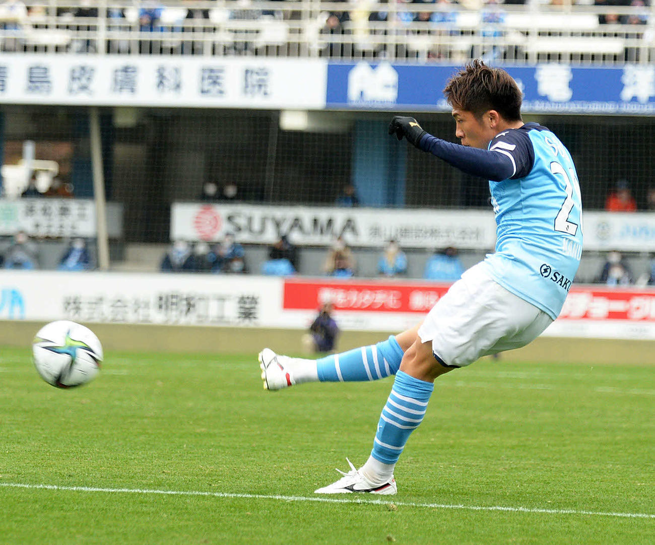 後半、右足ミドルで決勝点を決める磐田鹿沼直生（2021年12月5日撮影）