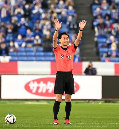 家本審判員 あそこが見えてるの 思わずうなったスゴイ選手はイニエスタ ｊ１ 日刊スポーツ