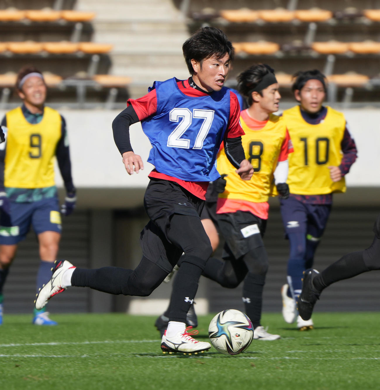 2021 JPFAトライアウト午前の部、試合形式でプレーする有永（撮影・小沢裕）