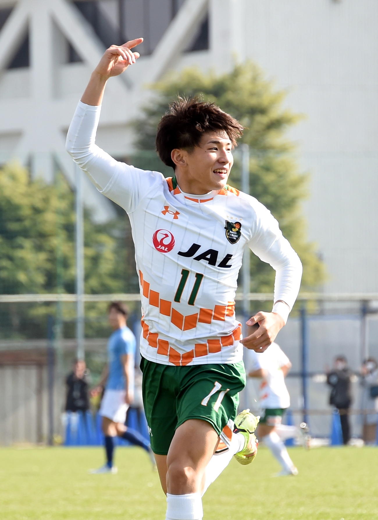 横浜FCユース対青森山田　前半3分、3戦連発となる先制ゴールを決めて笑顔の青森山田MF藤森（撮影・山田愛斗）