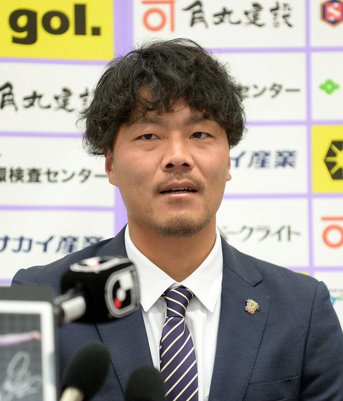 引退会見に臨む藤枝FW森島康仁（21年12月2日撮影）