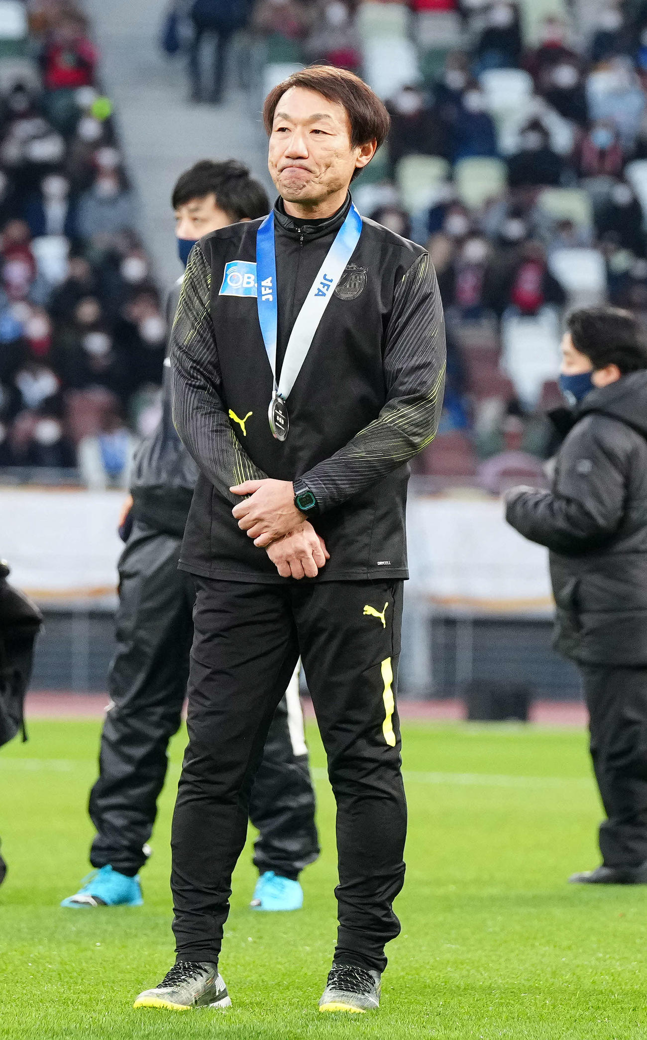 浦和対大分　準優勝で表彰式に臨んだ大分片野坂監督（2021年12月19日撮影）