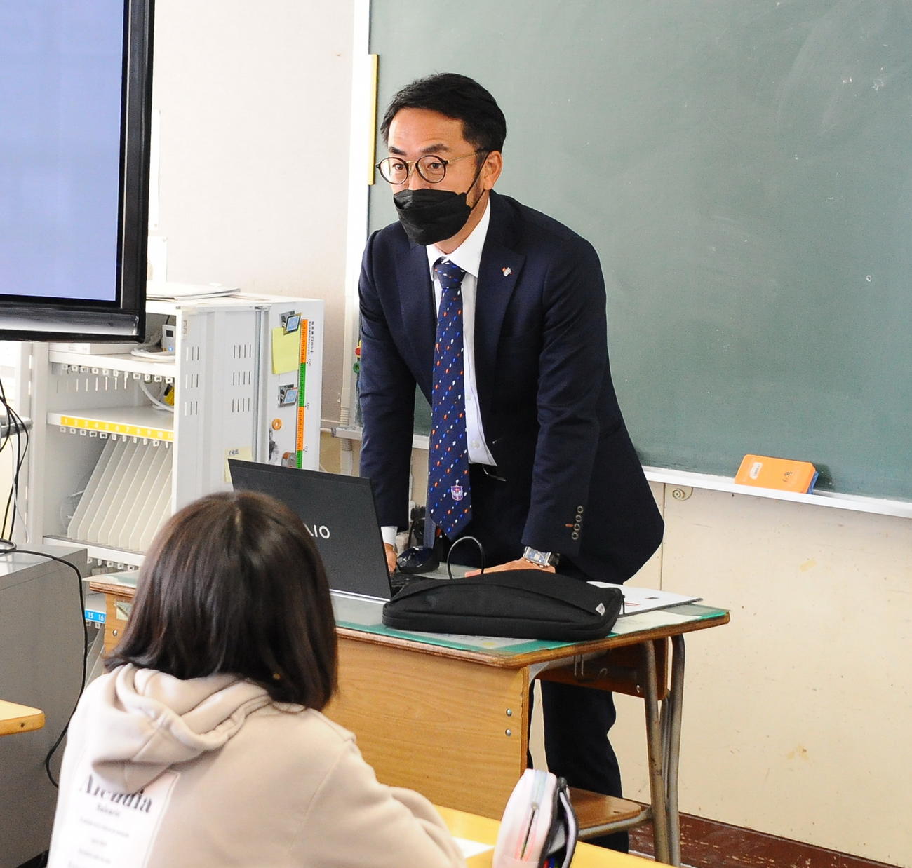 母校の南浜小学校でキャリア教育授業の講師を務めた渡辺コーチ