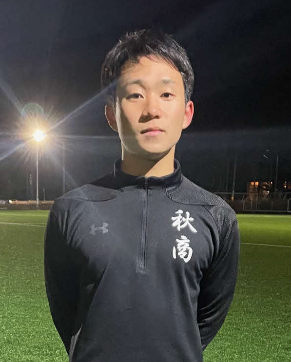 中野主将の練習着の胸には「秋商」の文字