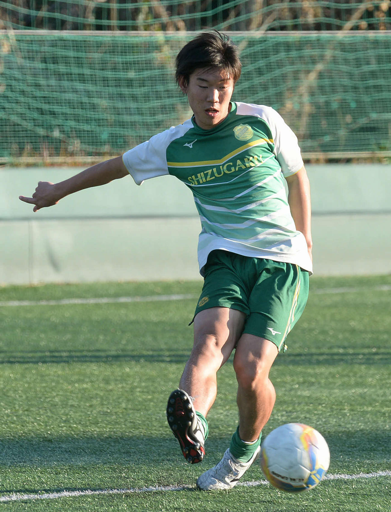 粘り強い守備を得意とする静岡学園・斎藤
