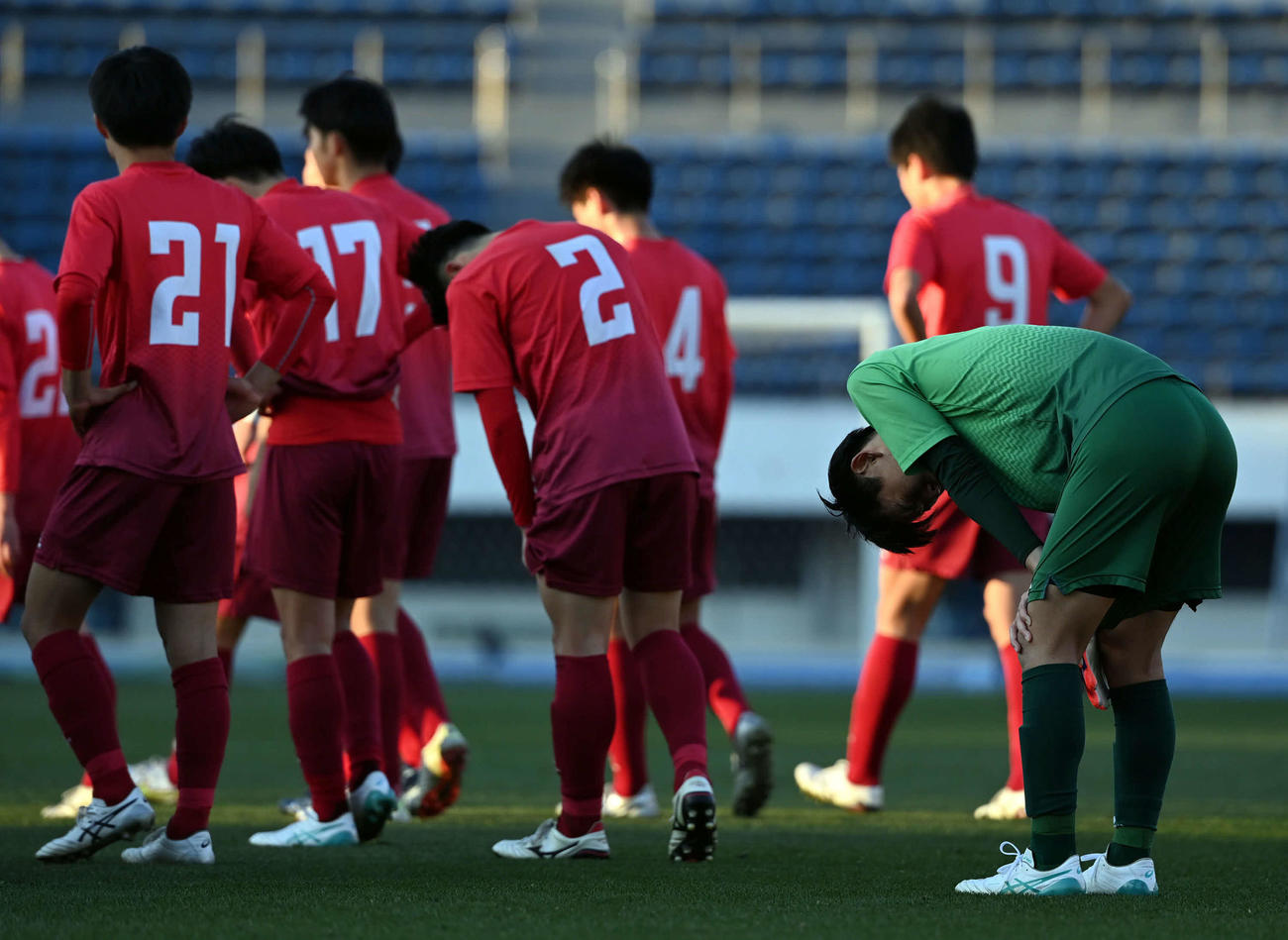 堀越対高知　堀越に負けを喫しがっくり肩を落とす高知GK大阪（撮影・たえ見朱実）