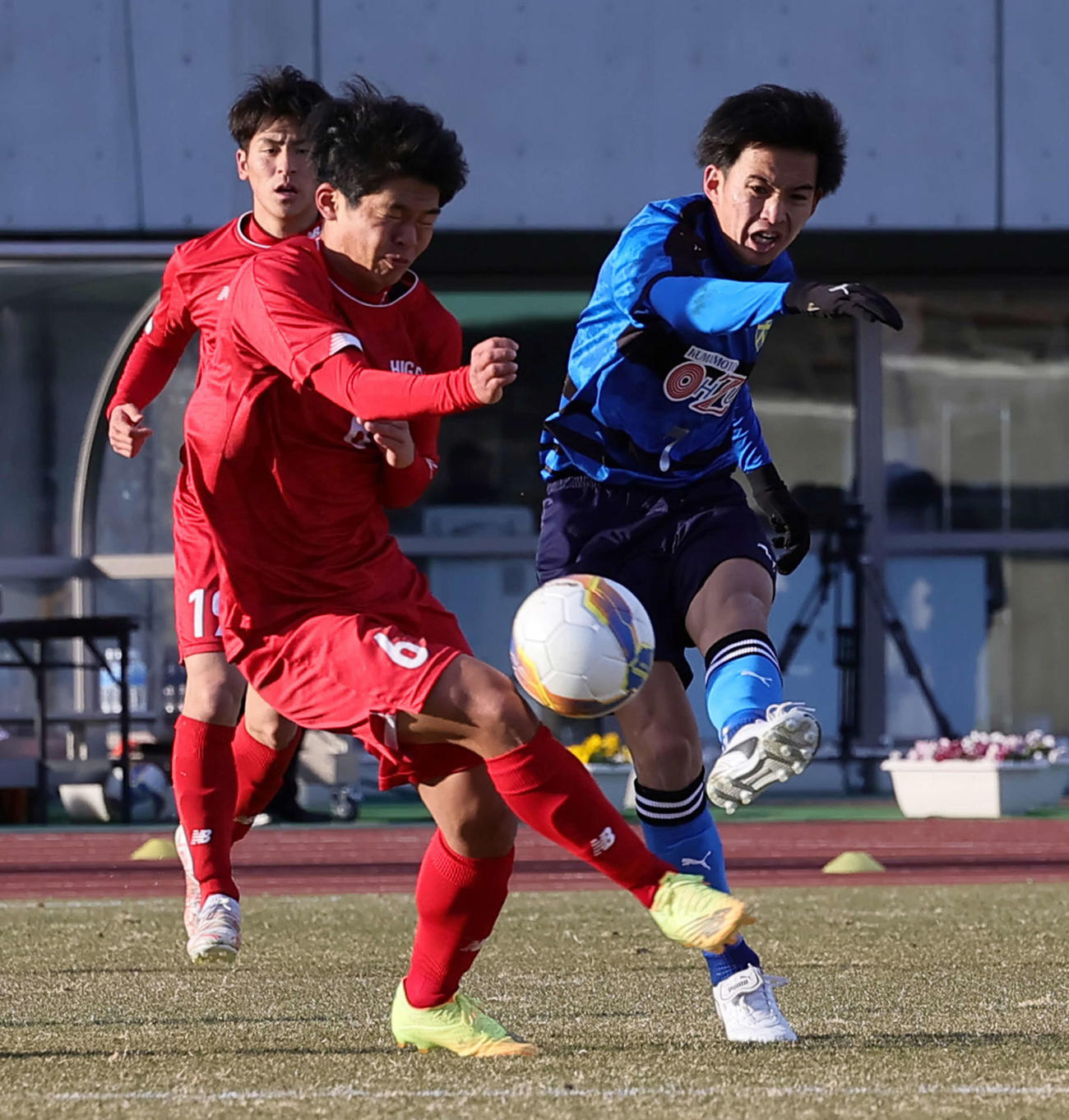 東福岡対大津　後半、ゴールを決める大津・川口（撮影・足立雅史）