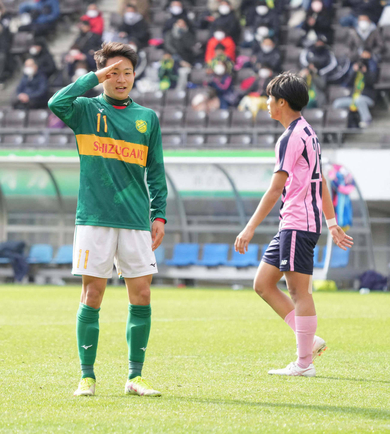 宮崎日大対静岡学園　前半、この日2ゴール目を奪いパフォーマンスする静岡学園・川谷（撮影・小沢裕）