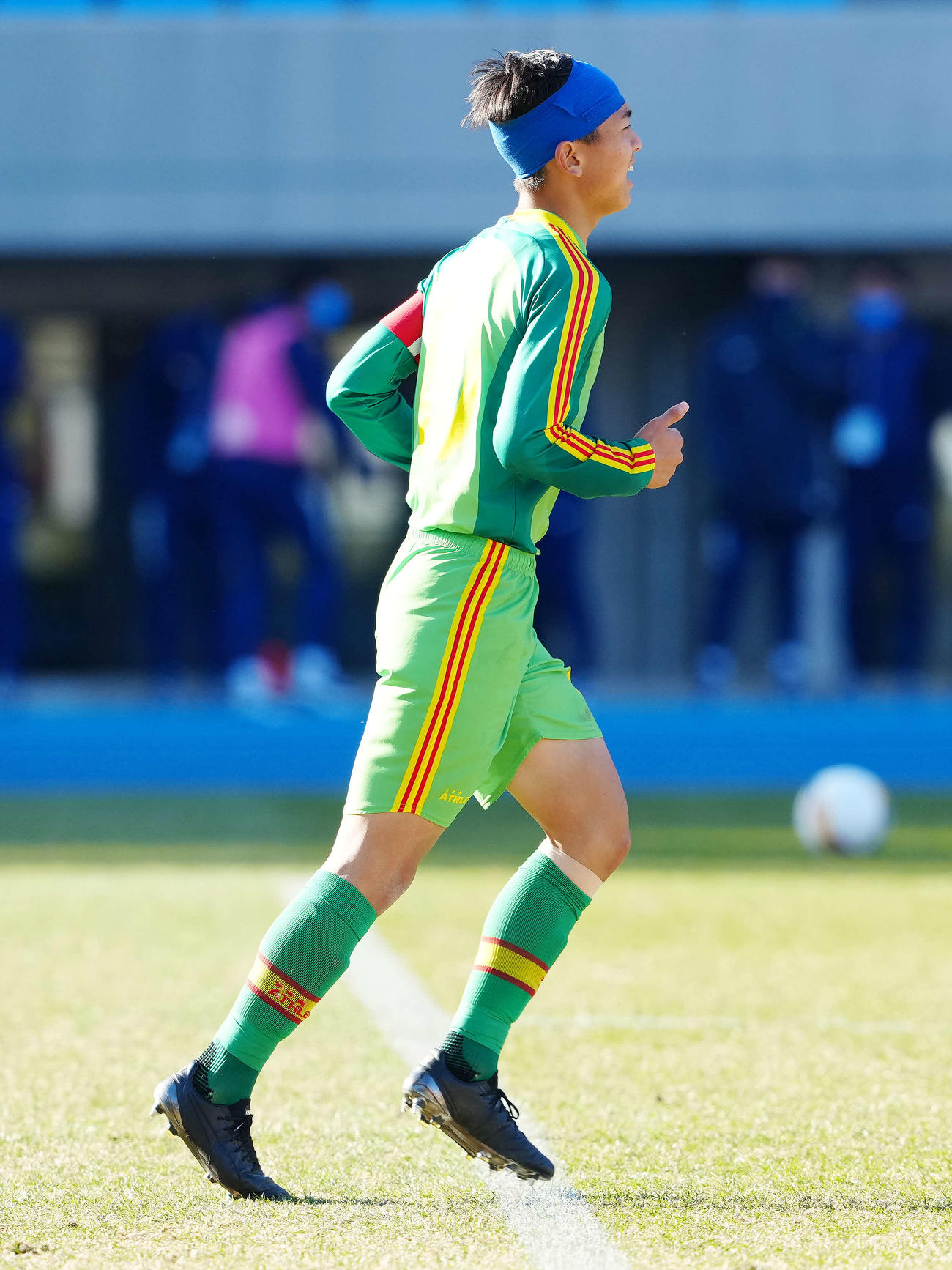 帝京長岡対桐光学園　PK戦で失敗しチームメートのもとへ戻る帝京長岡・三宅（撮影・江口和貴）