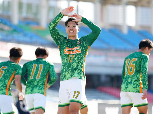 高校サッカー】青森山田が4大会連続準決勝 “代名詞”さく裂、東山下す