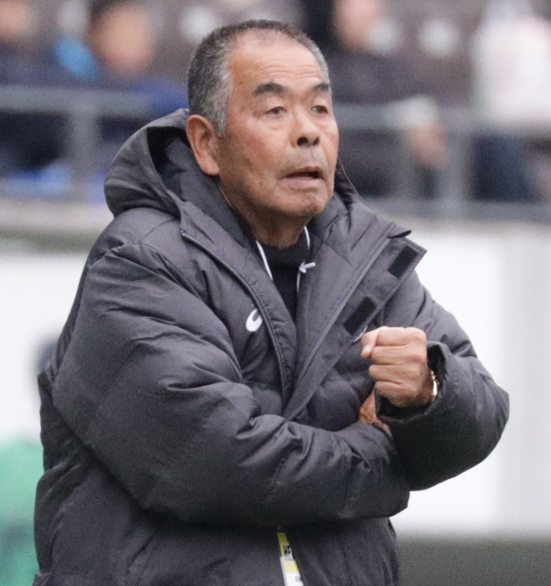 中京大中京対長崎総合科学大付　選手に指示を出す長崎総合科学大付・小嶺監督（撮影・中島郁夫）