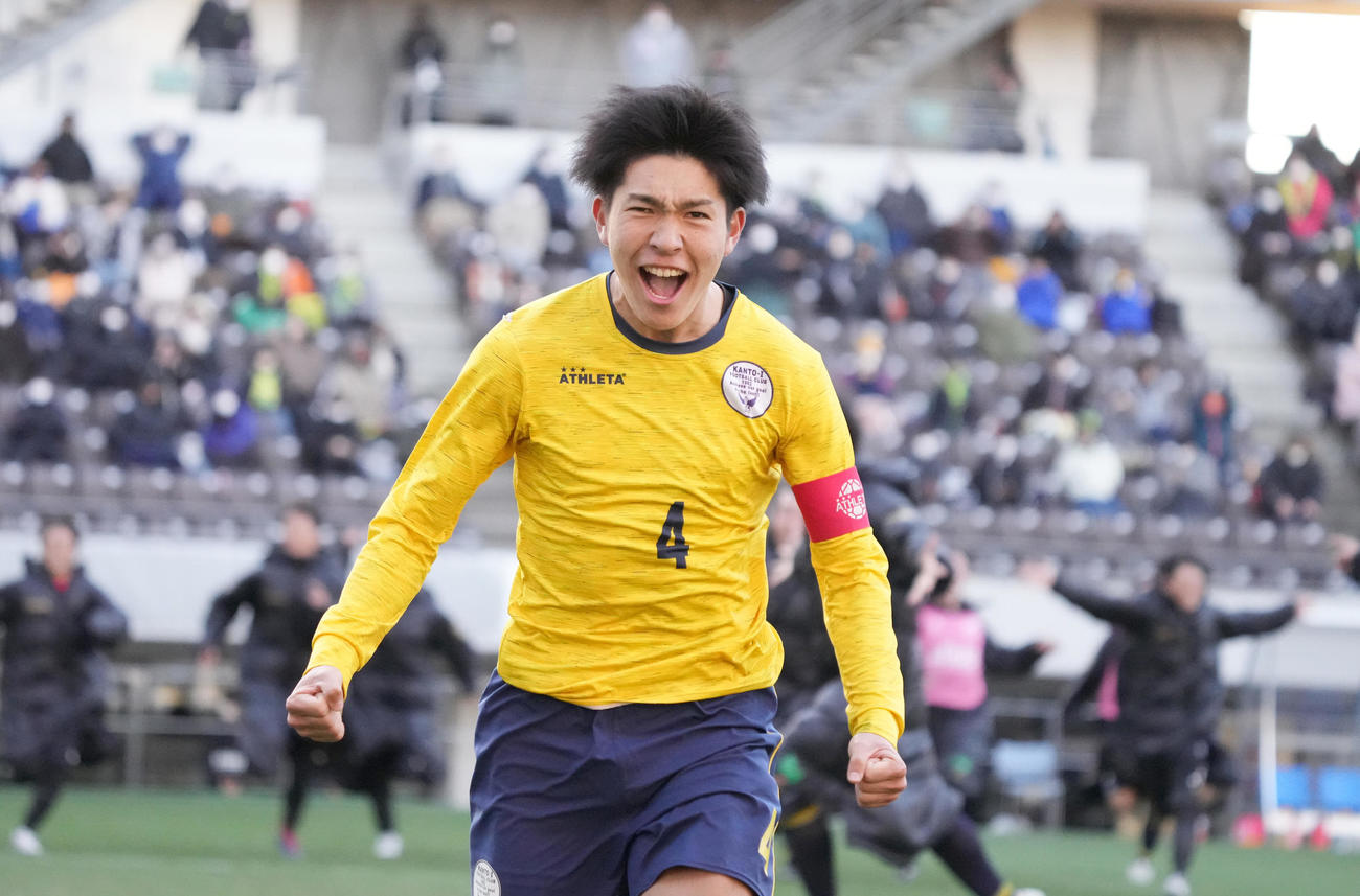 4日の準々決勝静岡学園戦で、PK戦を制するゴールを決めた関東第一・池田