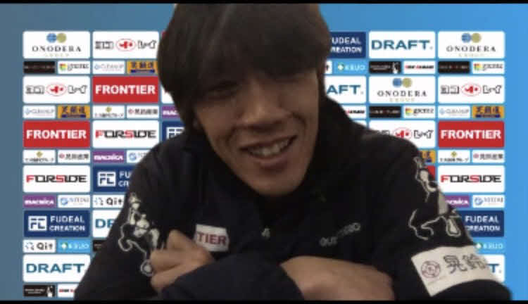 オンラインで取材対応する横浜FC中村