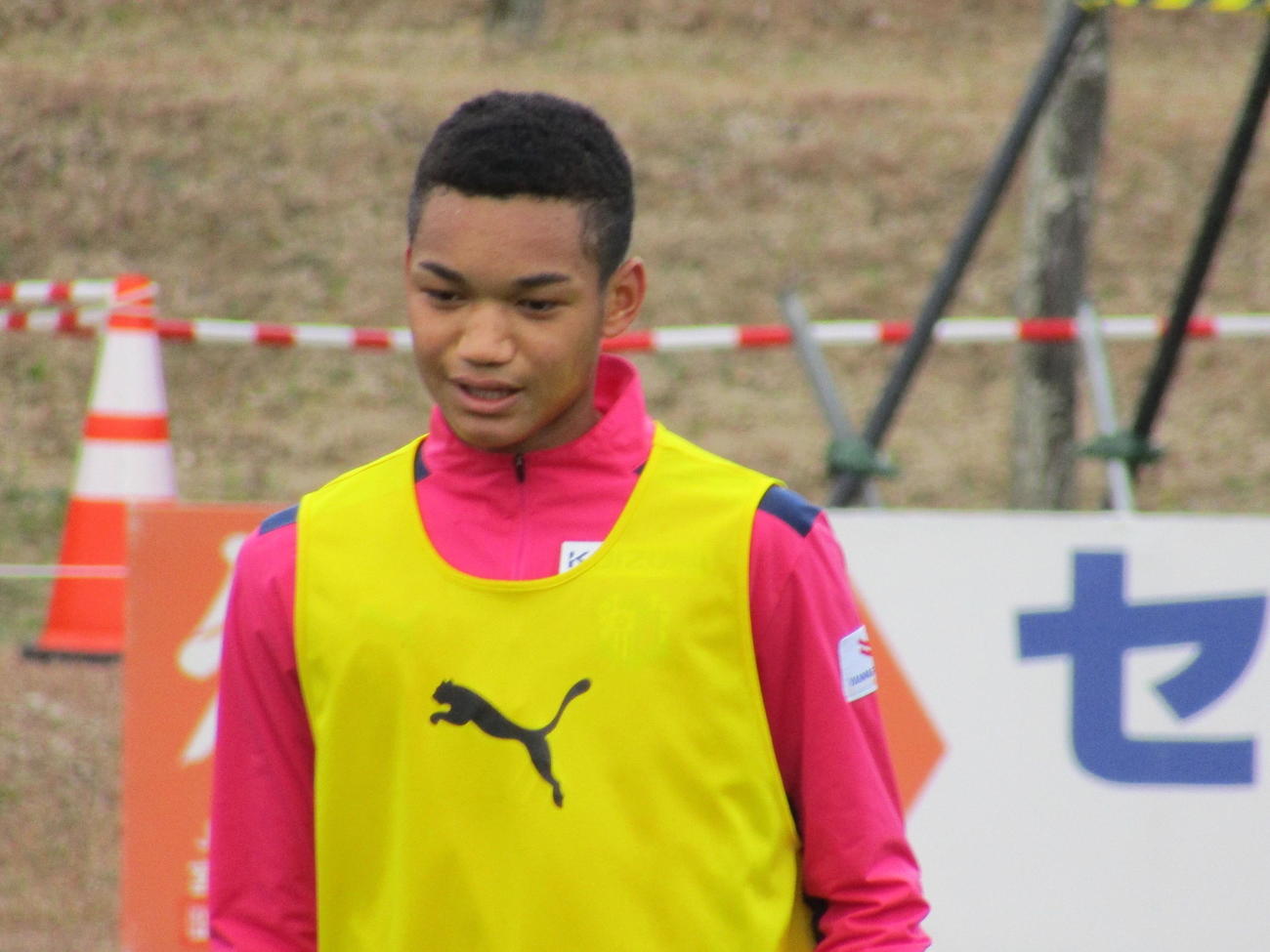 C大阪U－18（ユース）所属ながらC大阪の宮崎キャンプに抜てきされた16歳のMF石渡ネルソン（2022年1月25日撮影）