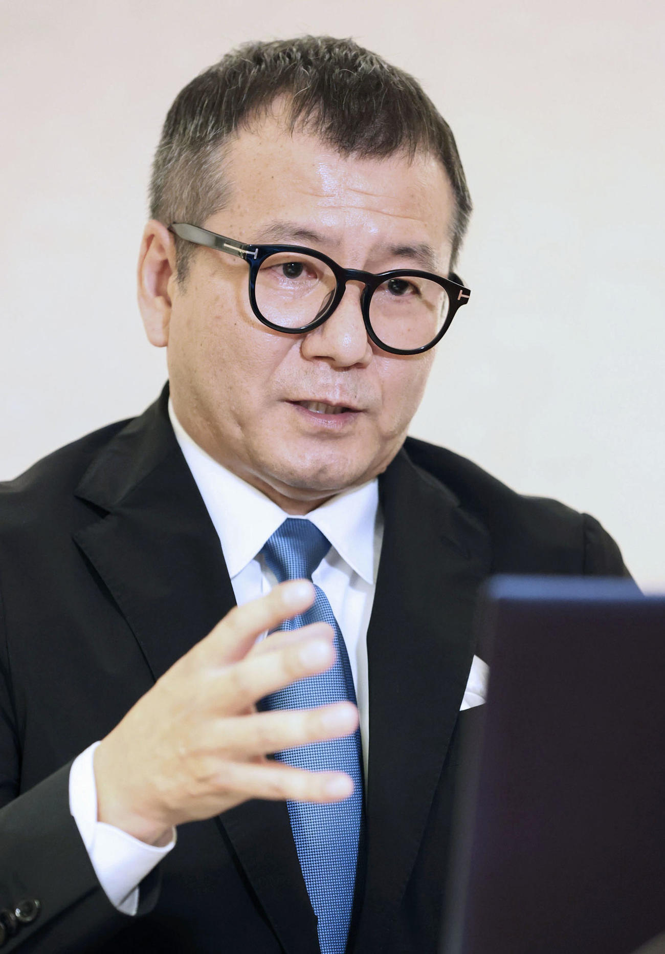 Jリーグの新チェアマンに決まり、オンライン取材に応じる野々村芳和氏（共同）