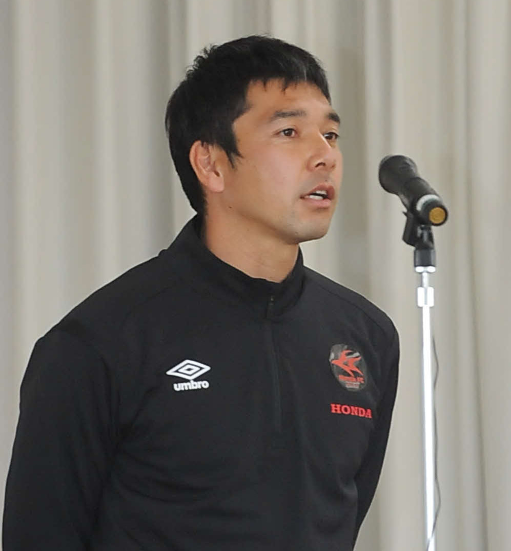決意表明するホンダFCの安部監督