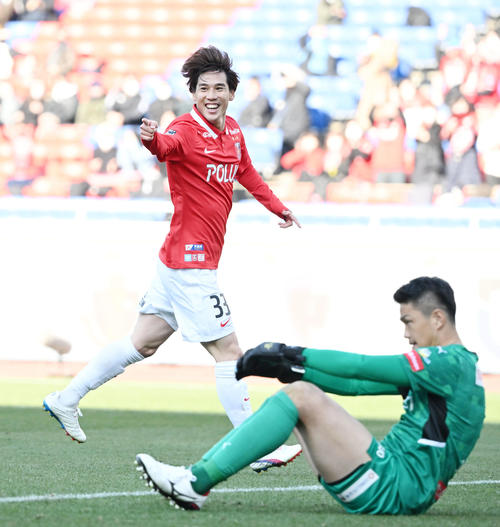浦和江坂任2発、個人1試合複数得点は史上7人目／富士フイルム