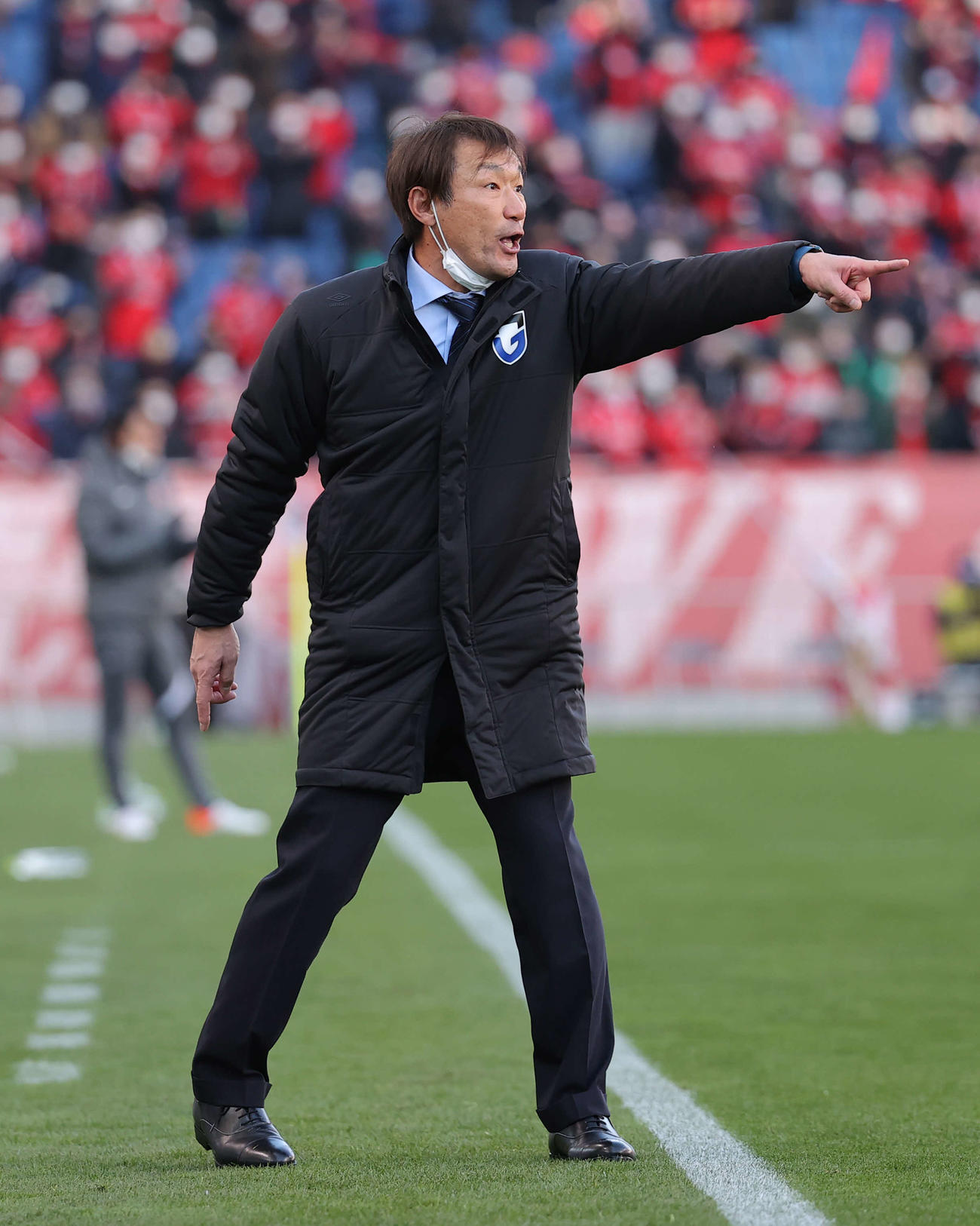 浦和対G大阪　前半、判定に納得がいかず抗議するG大阪片野坂監督（撮影・河野匠）