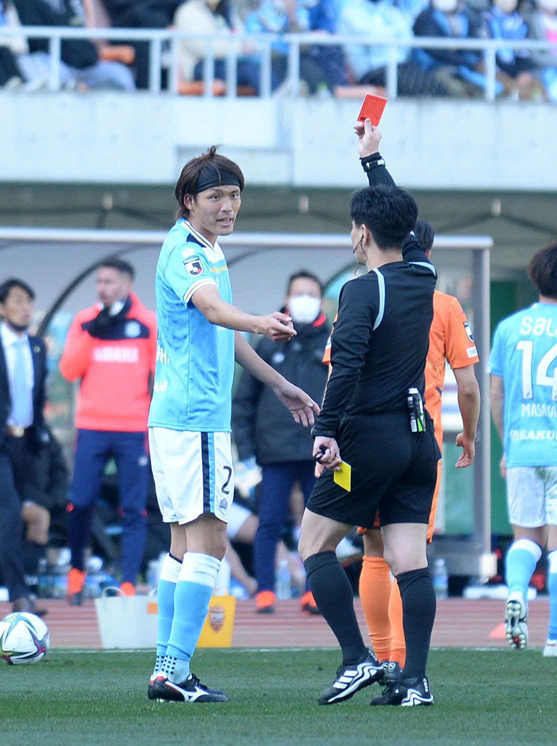 2枚目の警告を受けて退場処分となった磐田山本義