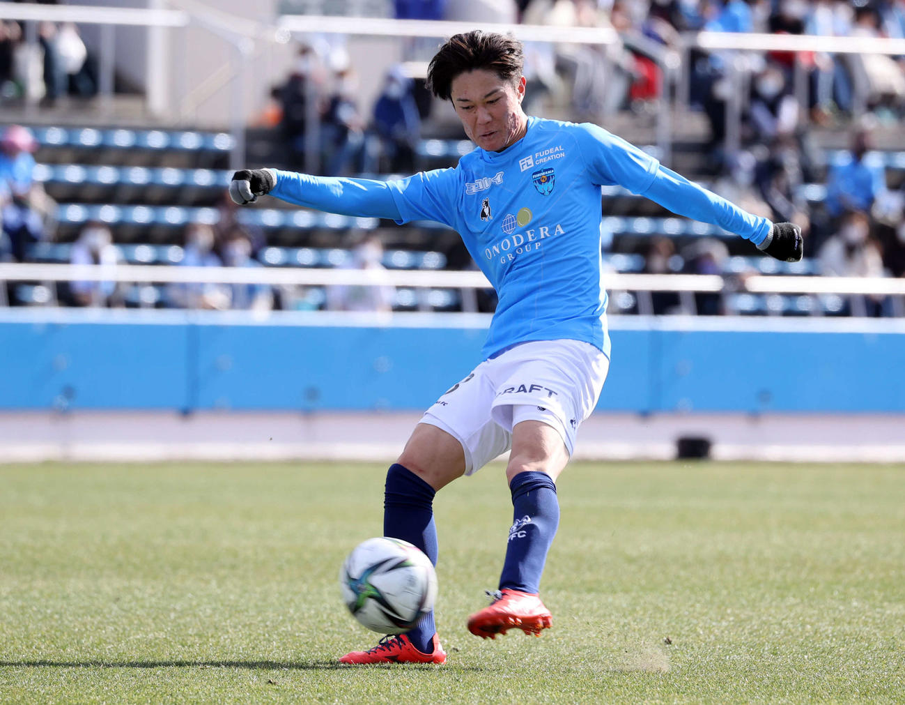 横浜FC対長崎　前半、先制ゴールを決める横浜FC斎藤（撮影・浅見桂子）