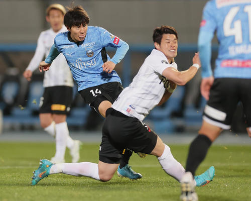 憲剛氏14番継承した川崎ｆ脇坂が決勝点アシスト お前はお前 鬼木監督の一言で一変 ｊ１写真ニュース 日刊スポーツ