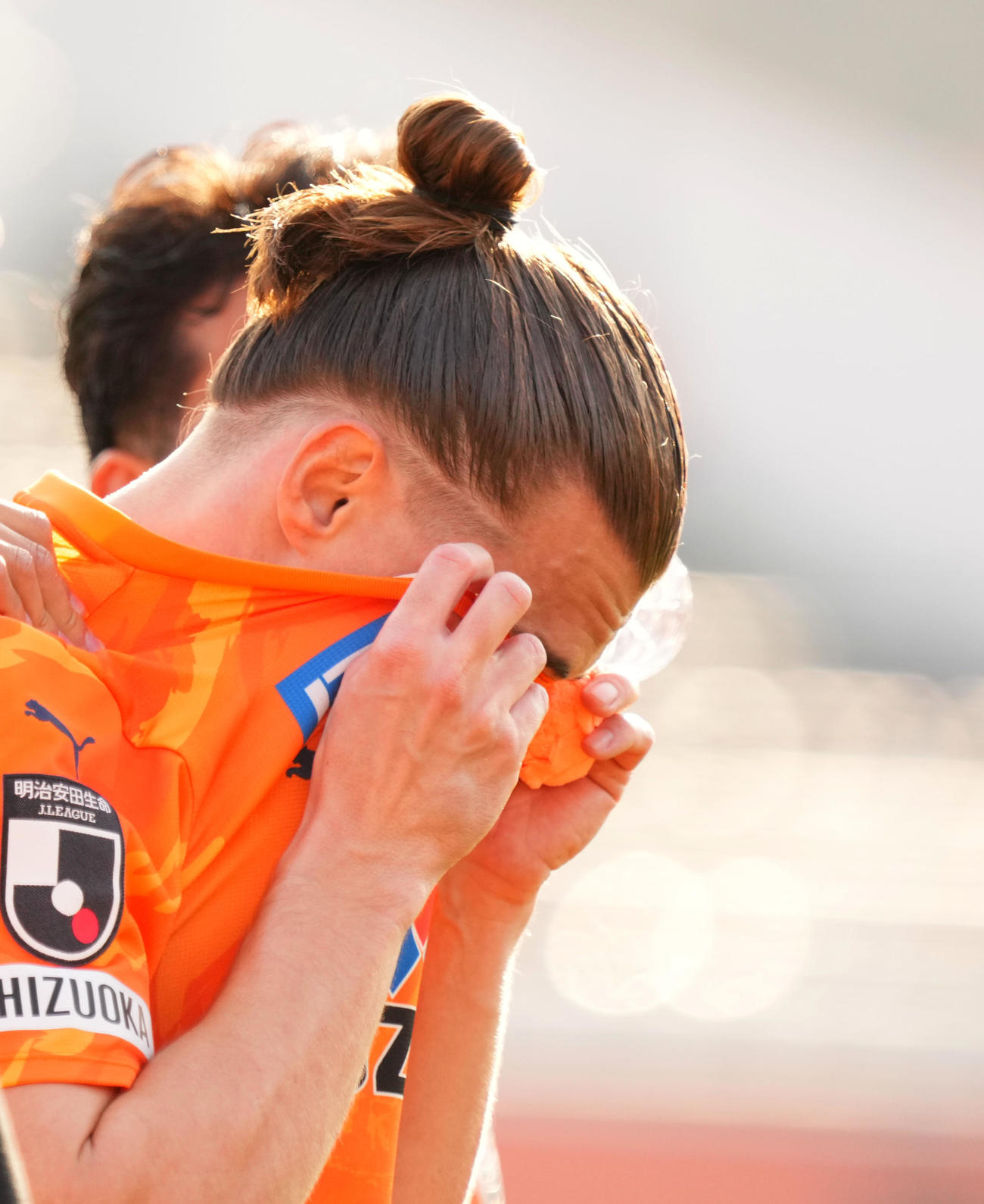 清水対C大阪　C大阪に敗れ悔し涙を流す清水コロ（撮影・横山健太）