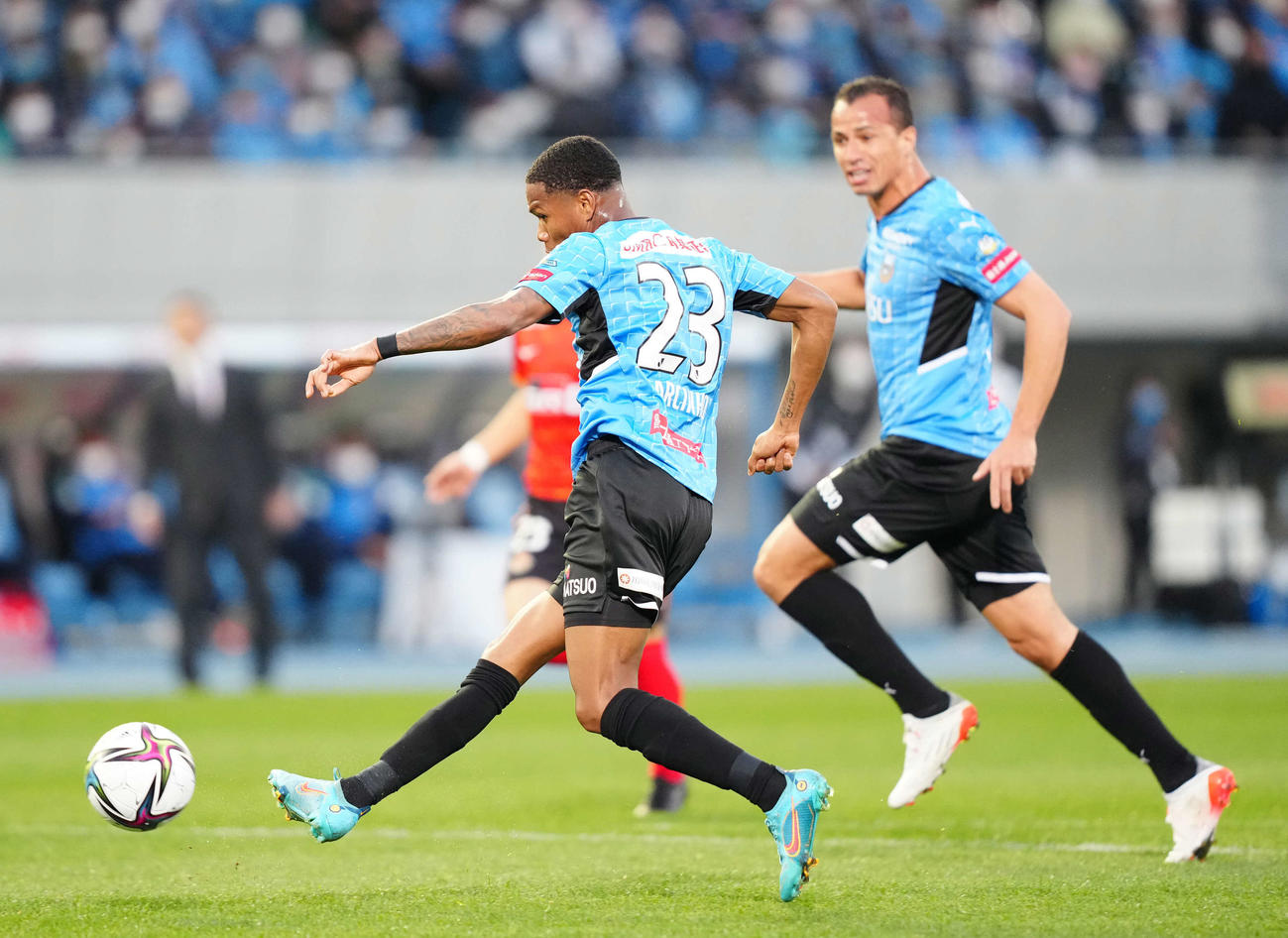 川崎F対名古屋　前半、先制ゴールを決める川崎Fマルシーニョ（撮影・江口和貴）