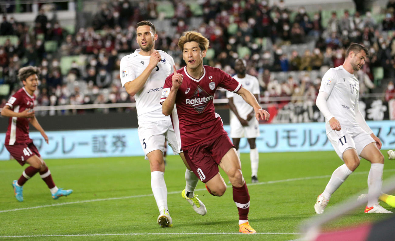 神戸対メルボルンV　後半、神戸大迫（手前）は2点目となるゴールを決める（撮影・上山淳一）
