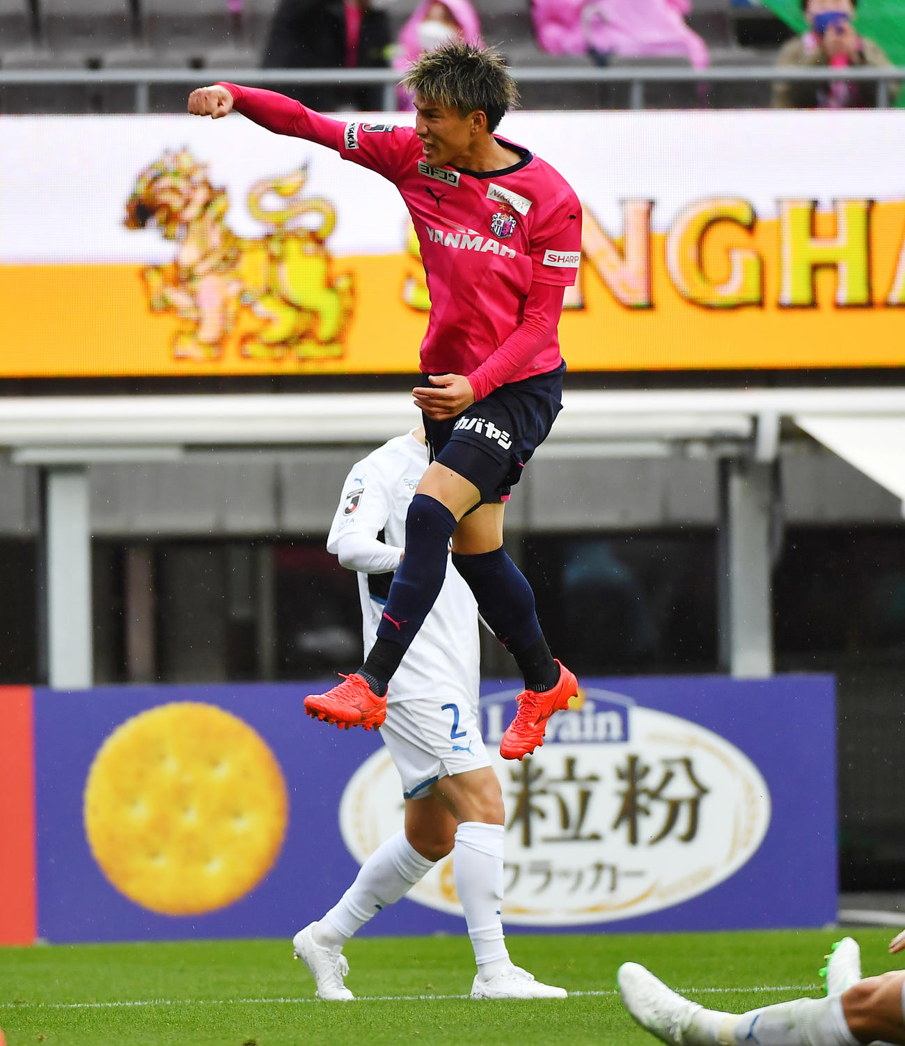 C大阪対大分　後半35分、右足で4点目を決めたC大阪加藤（撮影・清水貴仁）