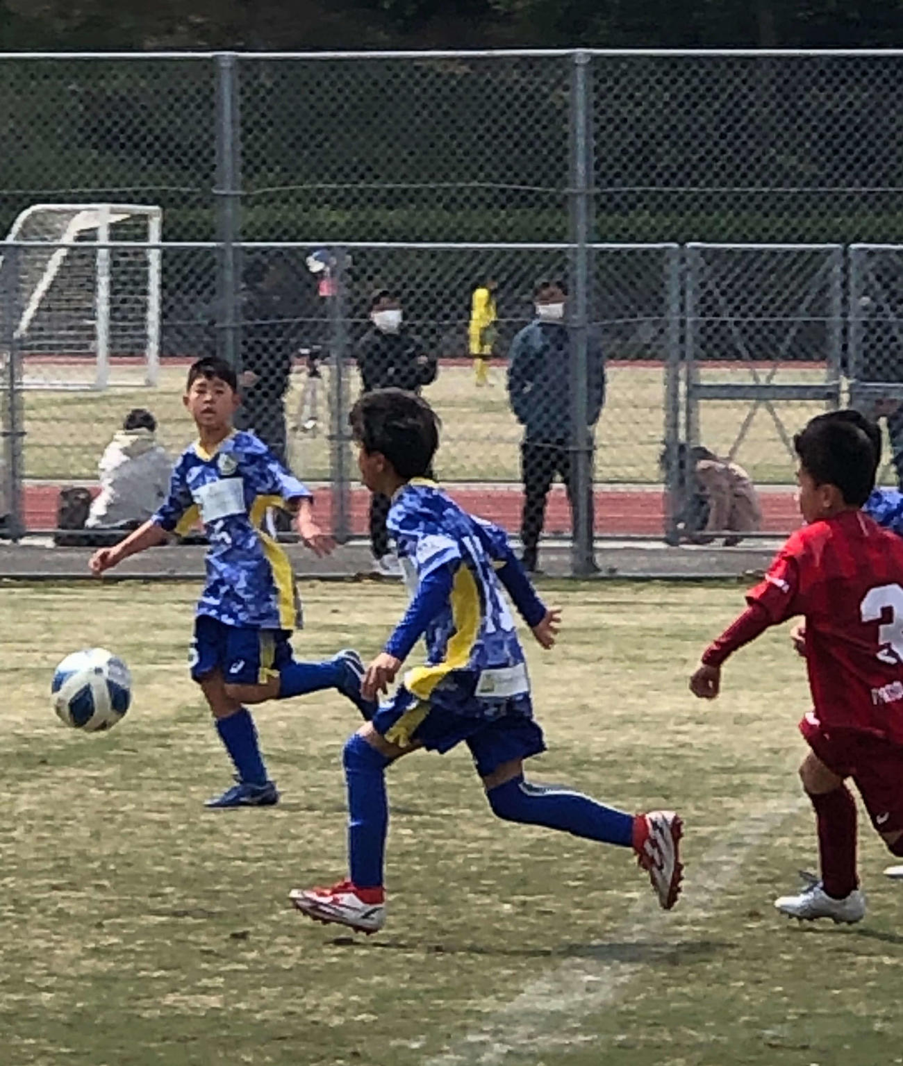 Bグループ1位で決勝トーナメント進出を決めたFC今治