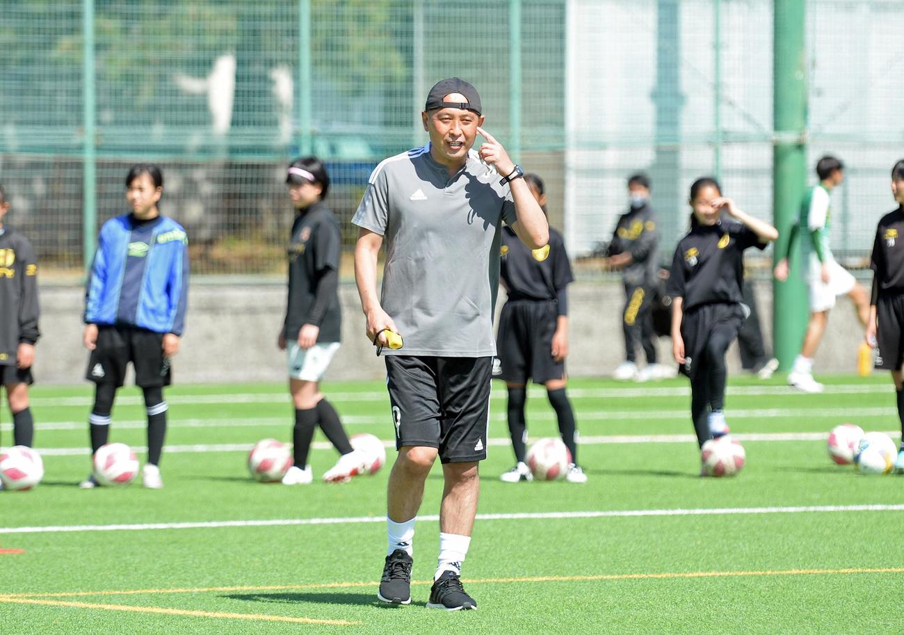 熱心に指導する松原氏