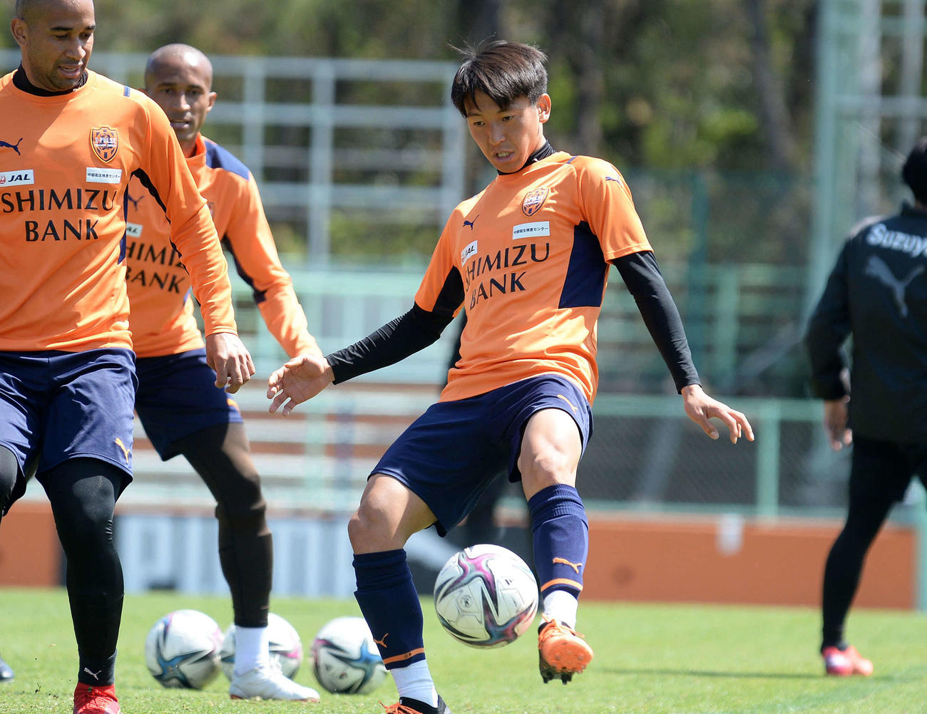今季初出場へ意欲を示した清水松岡（右）