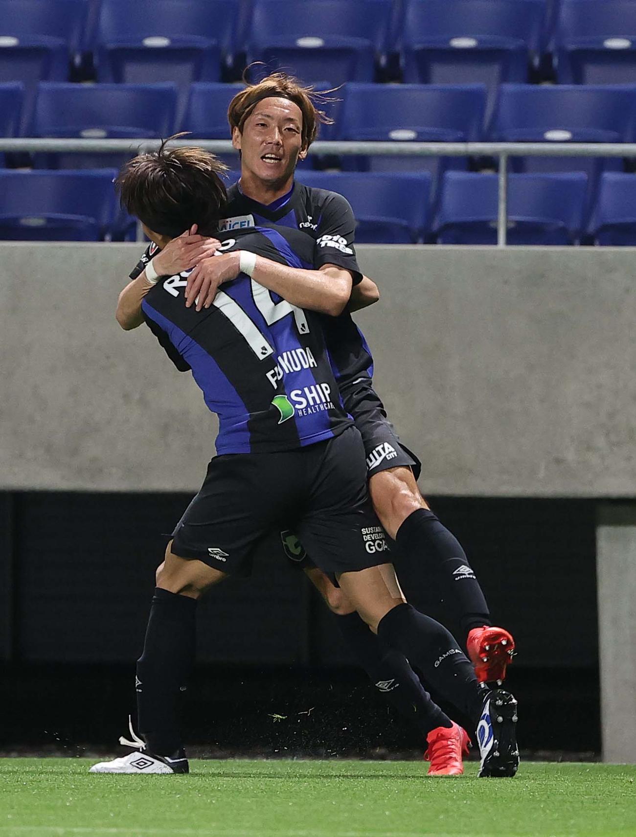 G大阪対大分　前半、先制ゴールを決めるG大阪藤春（撮影・上田博志）