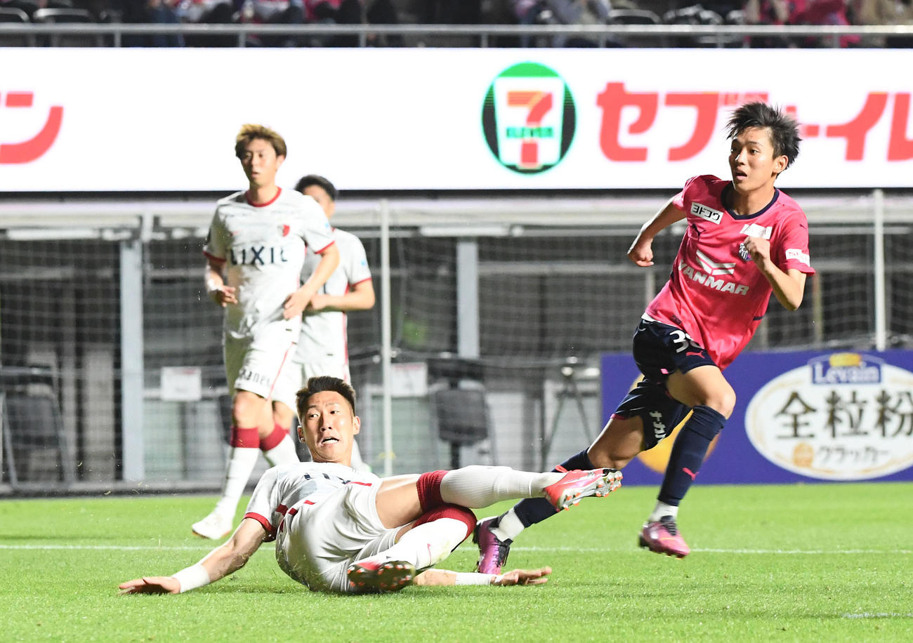 C大阪対鹿島　後半、ゴールを決めるC大阪MF北野（撮影・滝沢美穂子）