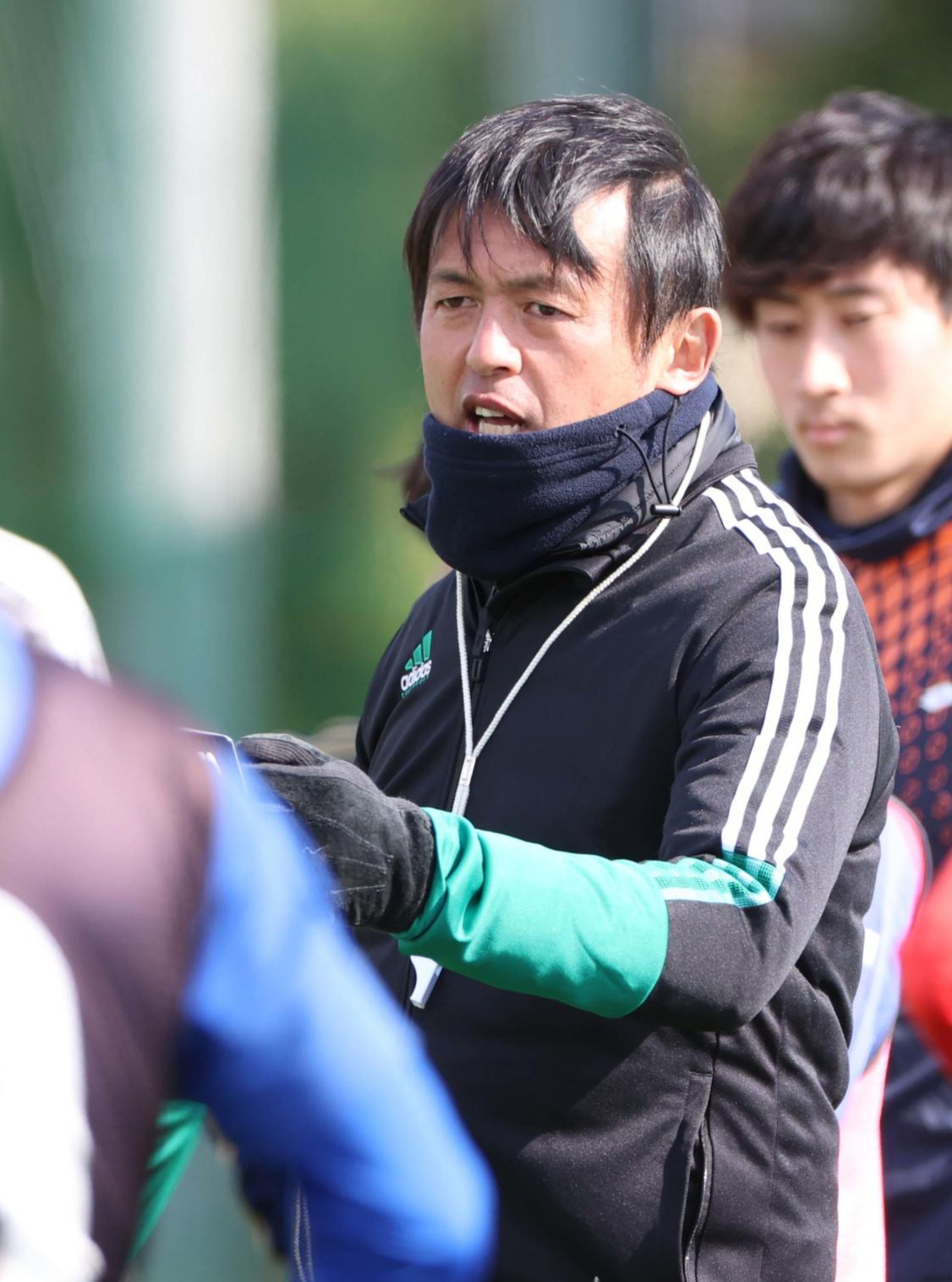 大院大サッカー部・実好監督＝2022年2月1日