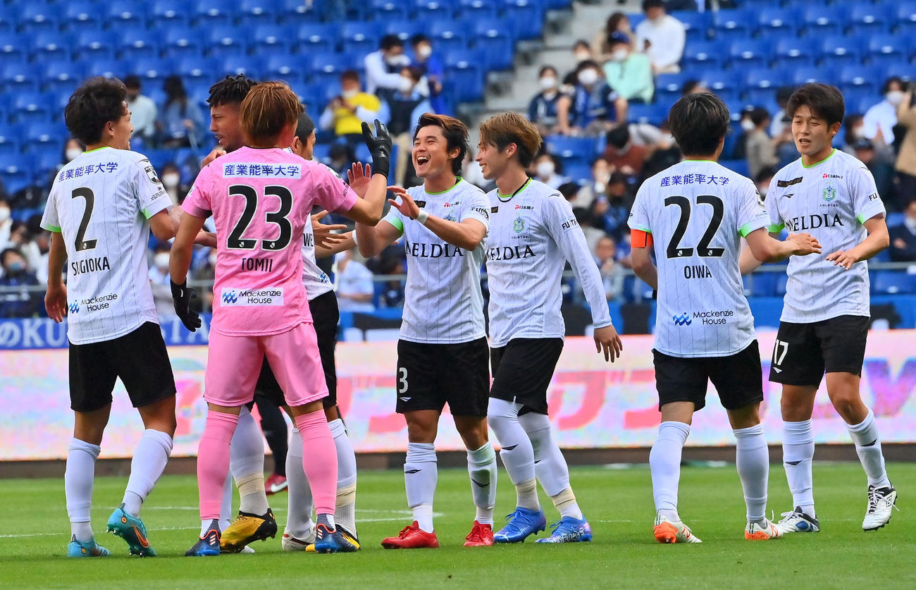 G大阪対湘南　G大阪を破り喜ぶ湘南の選手ら（撮影・和賀正仁）