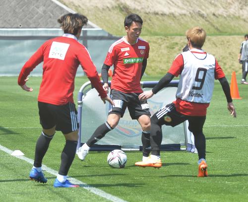 仙台 吉野恭平復帰 勝負の５連戦 初戦琉球戦は 冷静にマネジメントしながら ｊ２写真ニュース 日刊スポーツ