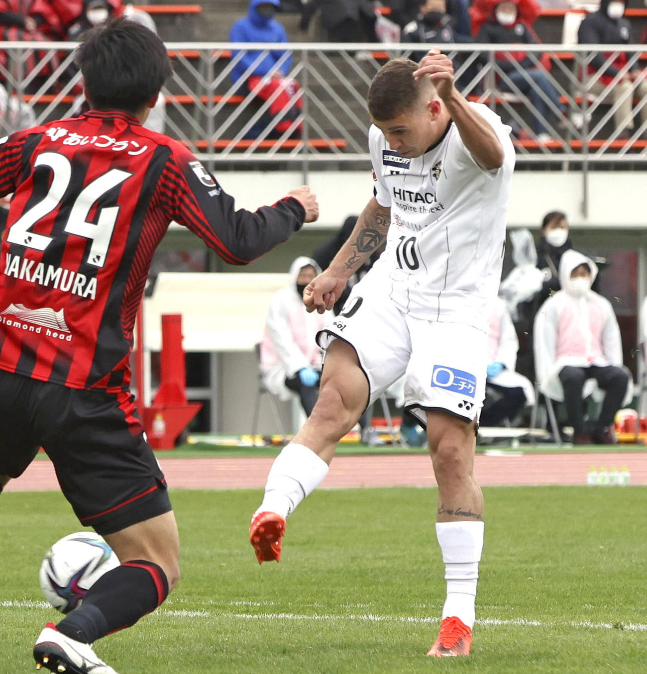 札幌―柏　試合終了間際、同点ゴールを決める柏マテウス・サヴィオ（共同）