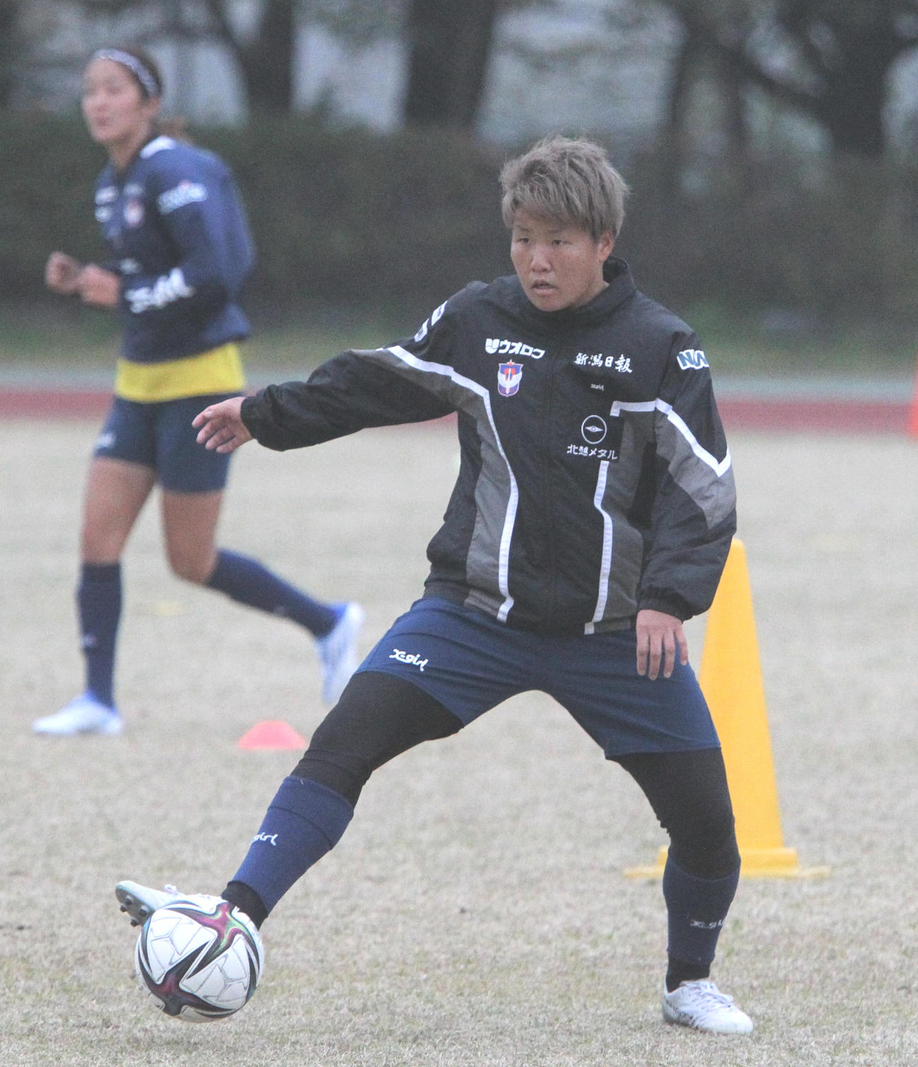 INAC神戸戦に向け、前日練習に臨む道上
