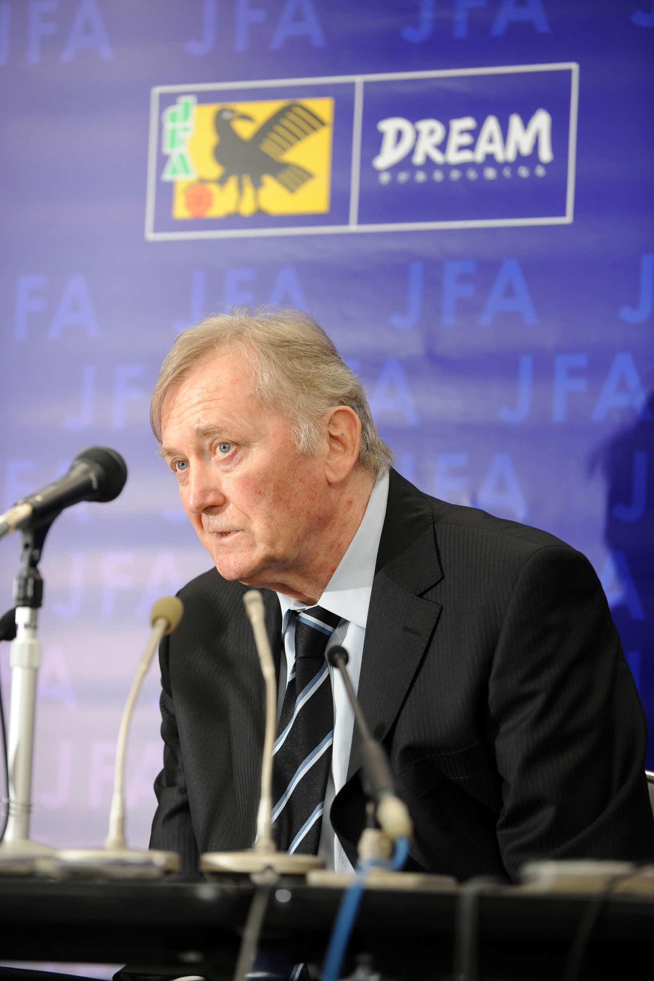 日本サッカー協会のアドバイザーに就任し会見するイビチャ・オシム氏（08年06月04日撮影）